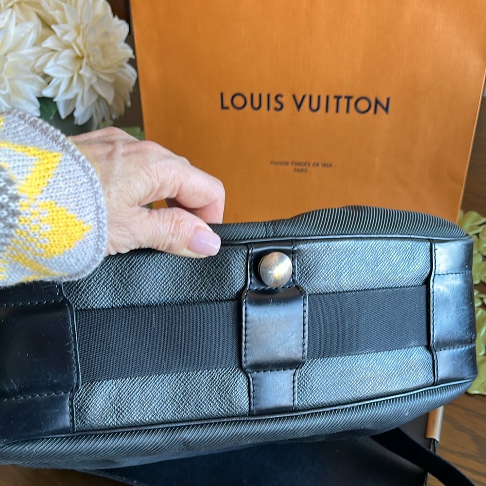 VINTAGE LV MESSENGER BAG - Picture 13 of 15